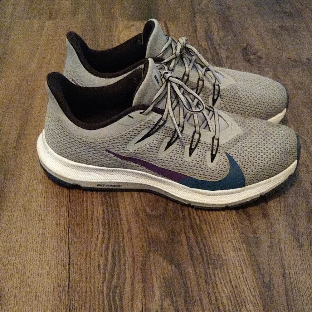 Nike Quest Running shoes